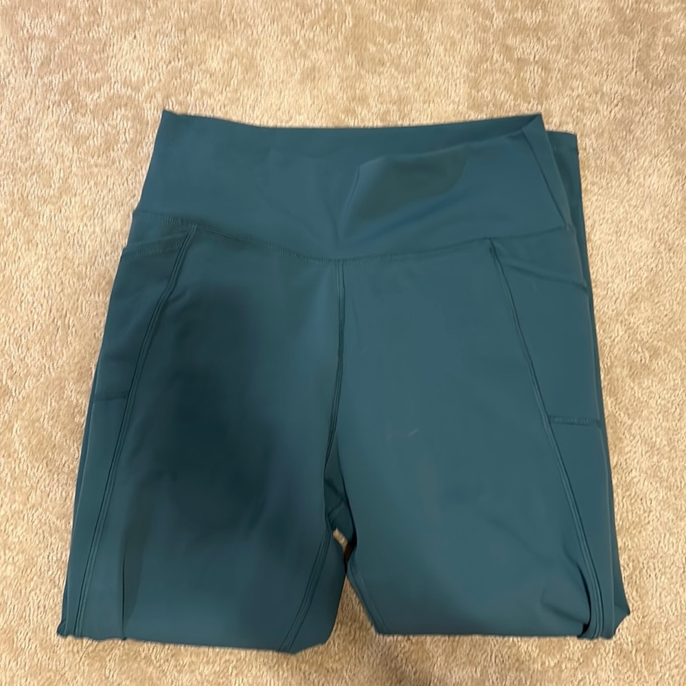 Athletic leggings